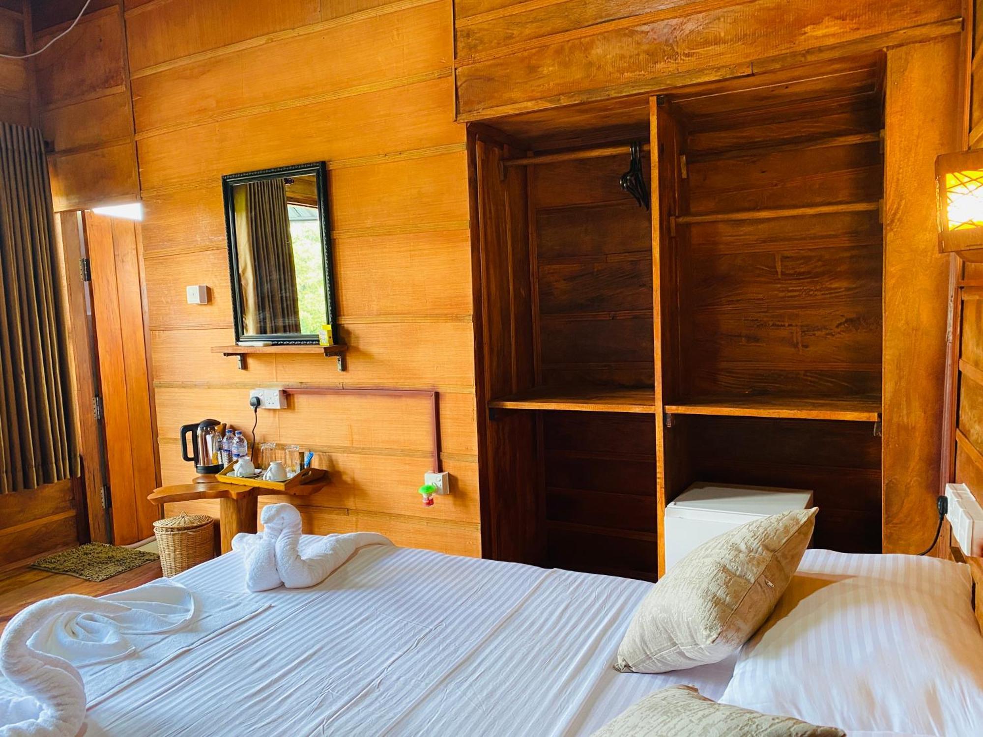 Lion Wood Treehouse Villa Talkote Exteriör bild